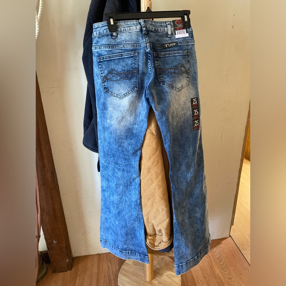 Cowgirl tuff rip tide flare